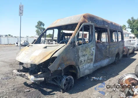 2015 Mercedes-Benz Sprinter High Roof z USA, uszkodzony, nr VIN WDZPE8DC9FP119300